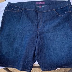 Gloria Vanderbilt denim shorts size 24w new without tags